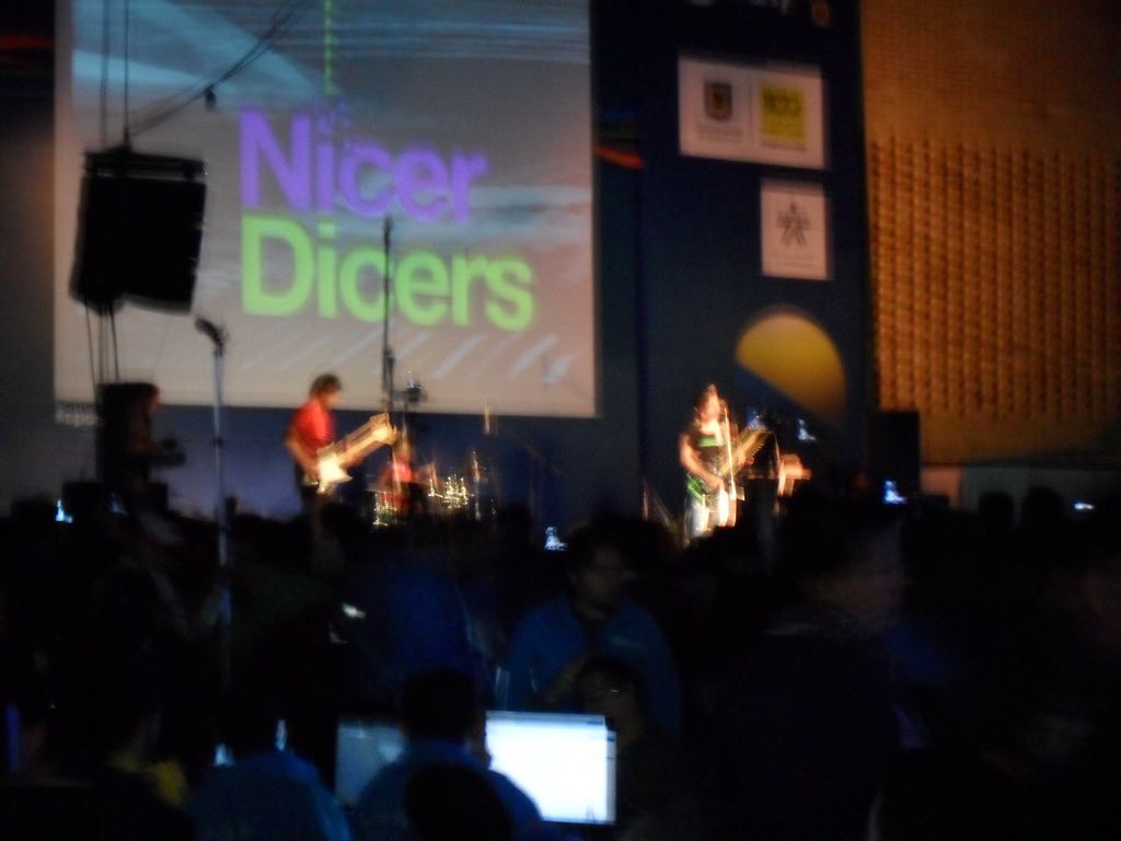 Concierto de Nicer Dicers